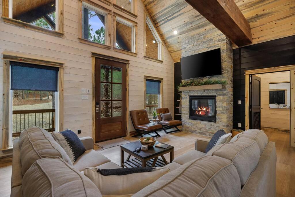 Lone Pine Lodge. Brand New! 2 Bedroom Luxury Cabin. Broken Bow Exterior photo